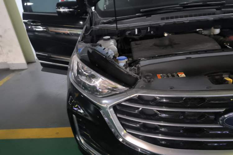 Used Ford Edge 2021 Facelifted PLUS EcoBoost 245 Two-Wheel Drive XLT 7-Seater Right Front Headlight