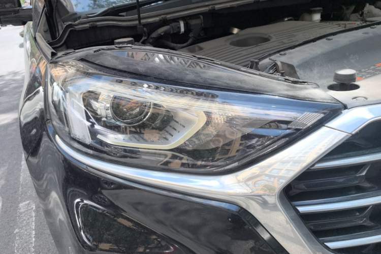 Used Ford Edge 2021 PLUS EcoBoost 245 Two-Wheel-Drive Platinum Edition 5 Seats Right Front Headlight
