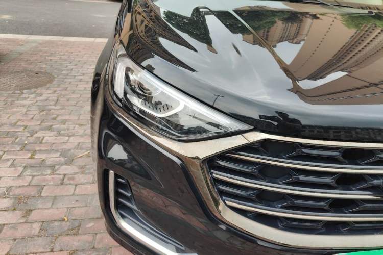 Used Ford Edge 2021 PLUS EcoBoost 245 Two-Wheel-Drive Titanium 7-Seater Right Front Headlight