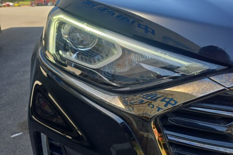Used Ford Edge 2021 PLUS EcoBoost 245 Two-Wheel-Drive Titanium 7-Seater Right Front Headlight