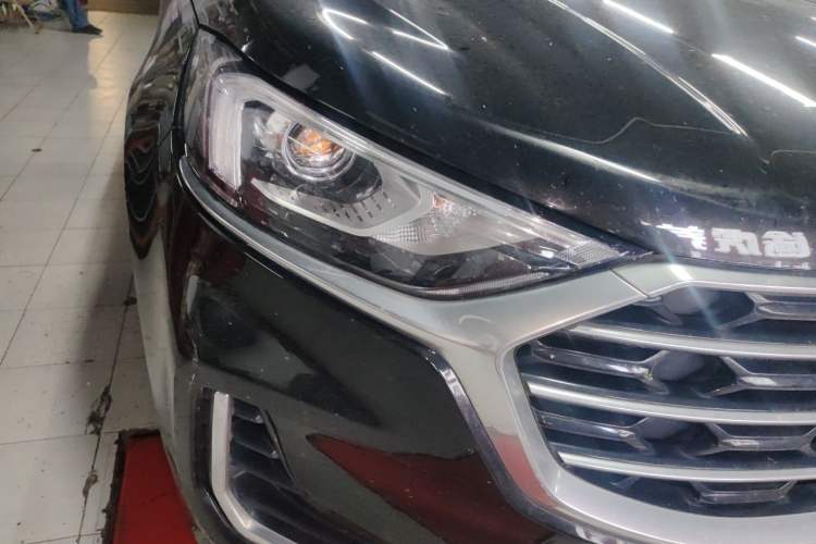 Used Ford Edge 2021 Facelifted PLUS EcoBoost 245 Two-Wheel Drive XLT 7-Seater Right Front Headlight
