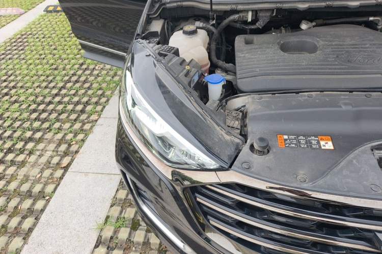 Used Ford Edge 2021 PLUS EcoBoost 245 Two-Wheel-Drive Titanium 7-Seater Right Front Headlight