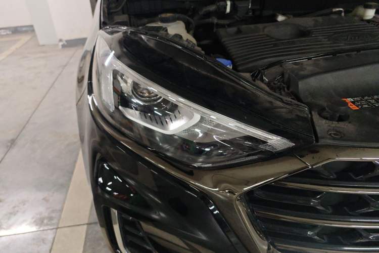 Used Ford Edge 2021 PLUS EcoBoost 245 Two-Wheel-Drive Titanium 7-Seater Right Front Headlight