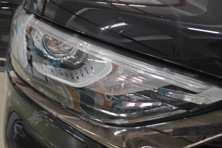 Used Ford Edge 2021 PLUS EcoBoost 245 Two-Wheel-Drive Titanium 7-Seater Right Front Headlight