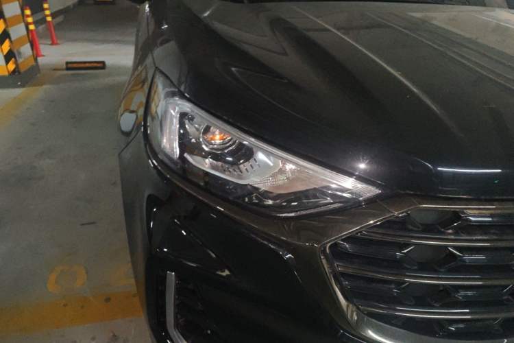 Used Ford Edge 2021 PLUS EcoBoost 245 Two-Wheel-Drive Titanium 7-Seater Right Front Headlight
