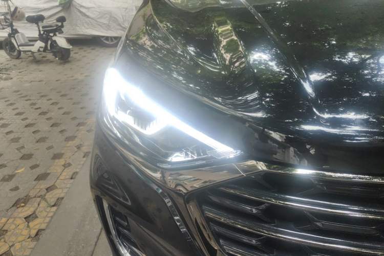 Used Ford Edge 2021 PLUS EcoBoost 245 Two-Wheel-Drive Platinum Edition 5 Seats Right Front Headlight
