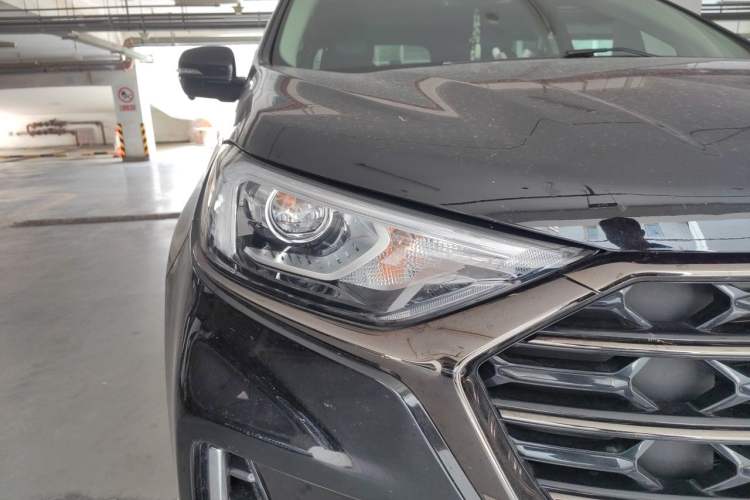 Used Ford Edge 2021 PLUS EcoBoost 245 Two-Wheel-Drive Titanium 7-Seater Right Front Headlight