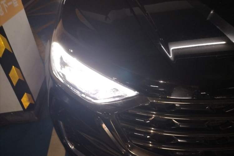 Used Ford Edge 2021 PLUS EcoBoost 245 Two-Wheel-Drive Platinum Edition 5 Seats Right Front Headlight