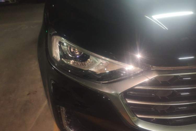 Used Ford Edge 2021 Facelifted PLUS EcoBoost 245 Two-Wheel Drive XLT 7-Seater Right Front Headlight