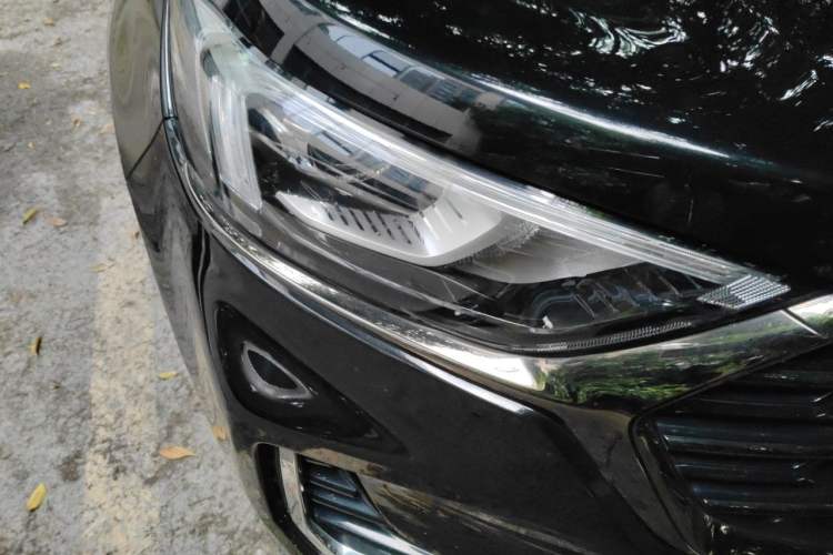 Used Ford Edge 2021 PLUS EcoBoost 245 Two-Wheel-Drive Titanium 7-Seater Right Front Headlight