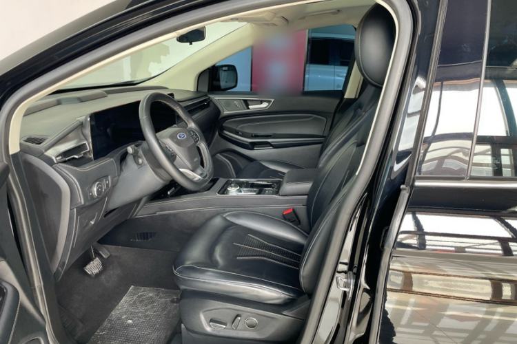 Used Ford Edge 2021 PLUS EcoBoost 245 Two-Wheel-Drive Platinum Edition 5 Seats Right Front Seat
