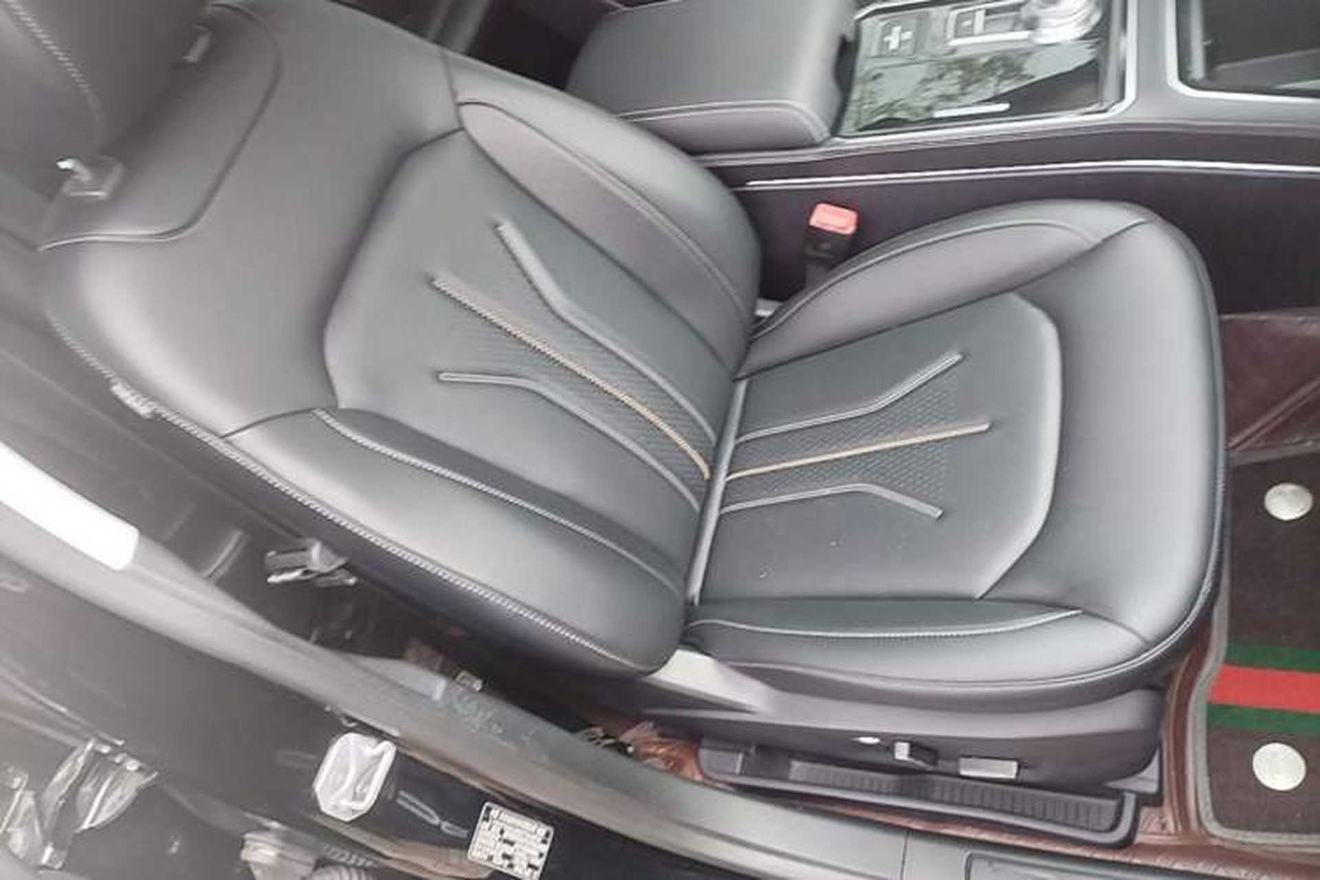 Used Ford Edge 2021 PLUS EcoBoost 245 Two-Wheel-Drive Platinum Edition 5 Seats Right Front Seat