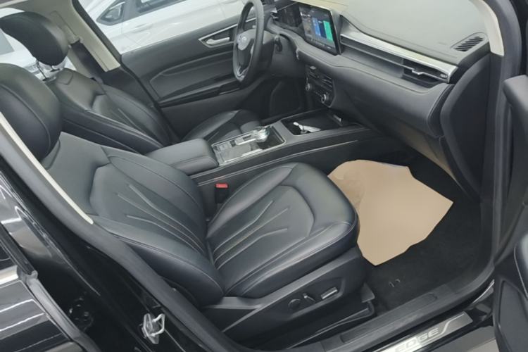 Used Ford Edge 2021 PLUS EcoBoost 245 Two-Wheel-Drive Platinum Edition 5 Seats Right Front Seat