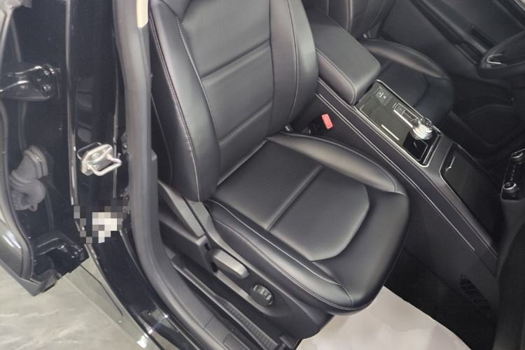 Used Ford Edge 2021 PLUS EcoBoost 245 Two-Wheel-Drive Elite 5-Seater Right Front Seat