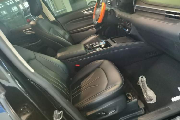 Used Ford Edge 2021 Facelifted PLUS EcoBoost 245 Two-Wheel Drive XLT 7-Seater Right Front Seat