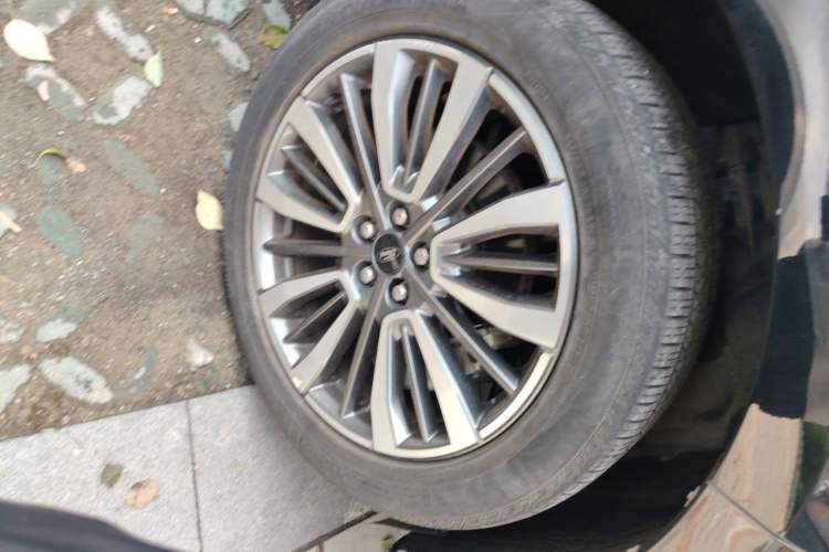 Used Ford Edge 2021 PLUS EcoBoost 245 Four-Wheel Drive Titanium Edition 7-Seater Right Front Wheel Hub