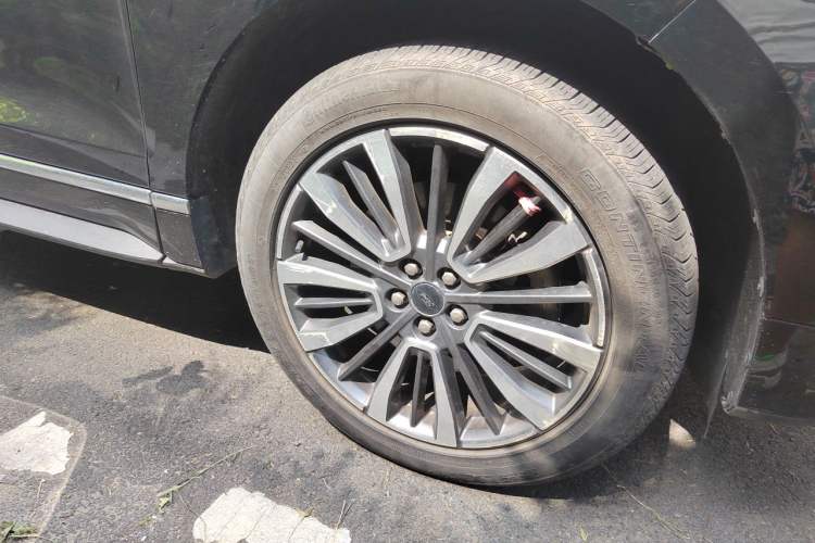 Used Ford Edge 2021 PLUS EcoBoost 245 Two-Wheel-Drive Titanium 7-Seater Right Front Wheel Hub