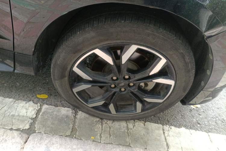 Used Ford Edge 2021 PLUS EcoBoost 245 4x4 ST-Line 7-Seater Right Front Wheel Hub