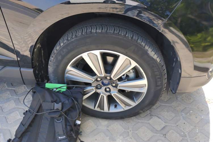 Used Ford Edge 2021 PLUS EcoBoost 245 Two-Wheel-Drive Platinum Edition 5 Seats Right Front Wheel Hub