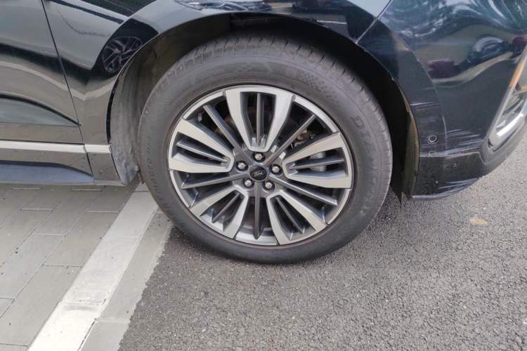 Used Ford Edge 2021 PLUS EcoBoost 245 Four-Wheel Drive Titanium Edition 7-Seater Right Front Wheel Hub