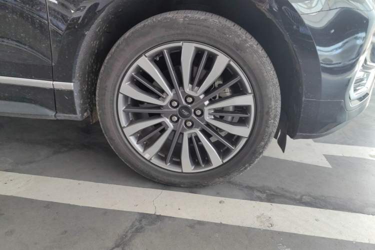 Used Ford Edge 2021 PLUS EcoBoost 245 Two-Wheel-Drive Titanium 7-Seater Right Front Wheel Hub