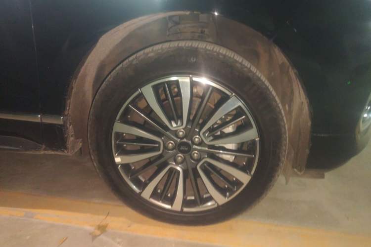 Used Ford Edge 2021 Facelifted PLUS EcoBoost 245 Two-Wheel Drive XLT 7-Seater Right Front Wheel Hub
