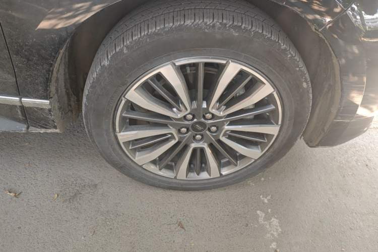 Used Ford Edge 2021 PLUS EcoBoost 245 Two-Wheel-Drive Titanium 7-Seater Right Front Wheel Hub