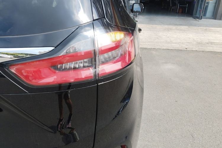 Used Ford Edge 2021 PLUS EcoBoost 245 Two-Wheel-Drive Titanium 7-Seater Right Rear Taillight