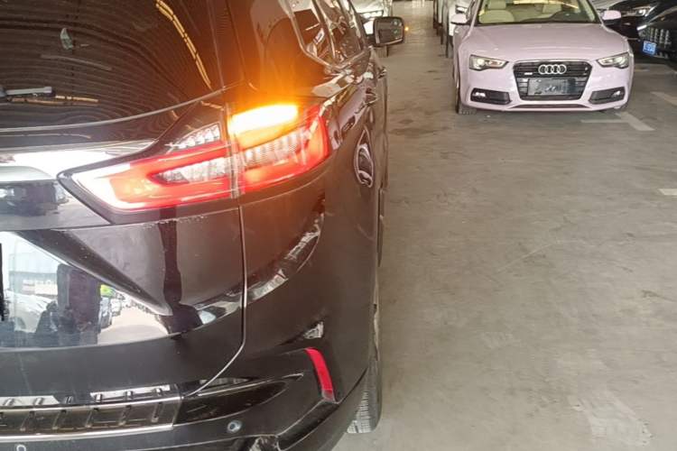 Used Ford Edge 2021 PLUS EcoBoost 245 Two-Wheel-Drive Titanium 7-Seater Right Rear Taillight