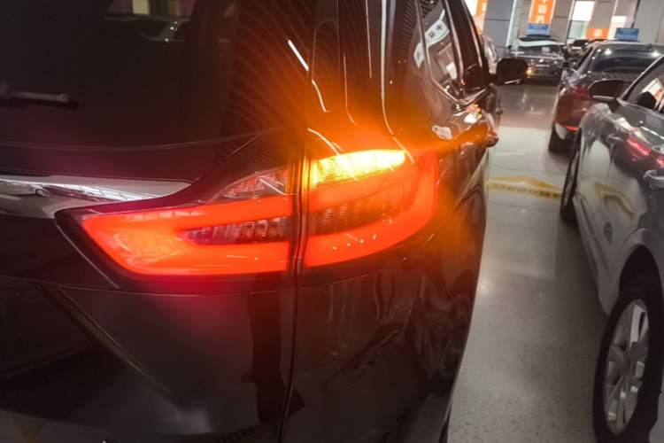 Used Ford Edge 2021 Facelifted PLUS EcoBoost 245 Two-Wheel Drive XLT 7-Seater Right Rear Taillight