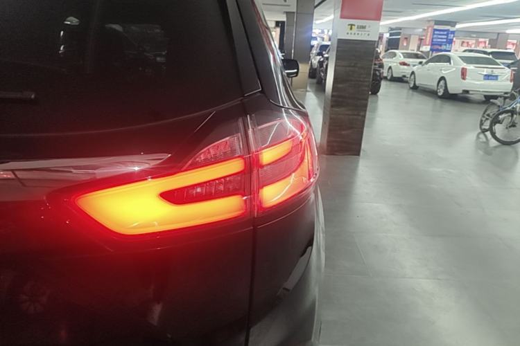 Used Ford Edge 2021 PLUS EcoBoost 245 Two-Wheel-Drive Titanium 7-Seater Right Rear Taillight