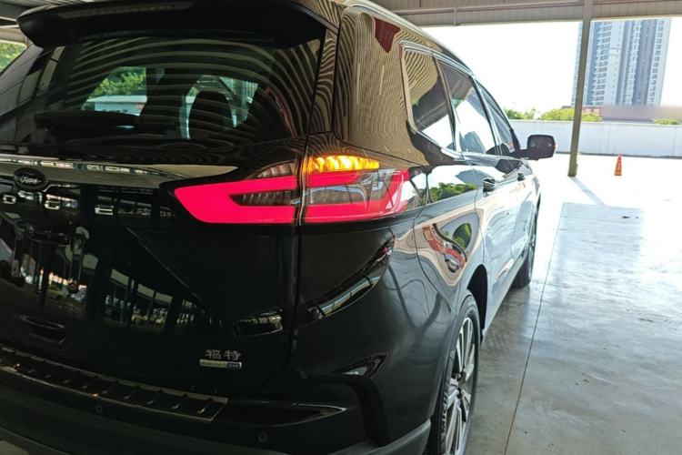 Used Ford Edge 2021 PLUS EcoBoost 245 Two-Wheel-Drive Platinum Edition 5 Seats Right Rear Taillight