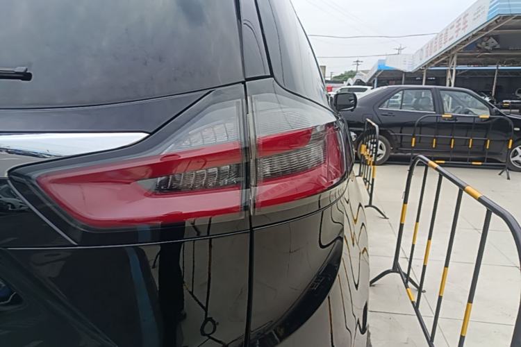 Used Ford Edge 2021 PLUS EcoBoost 245 Two-Wheel-Drive Titanium 7-Seater Right Rear Taillight