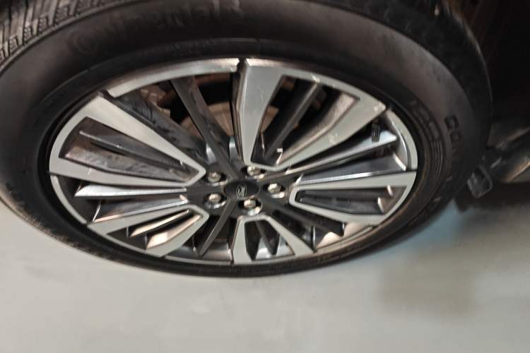 Used Ford Edge 2021 PLUS EcoBoost 245 Two-Wheel-Drive Titanium 7-Seater Right Rear Wheel Hub