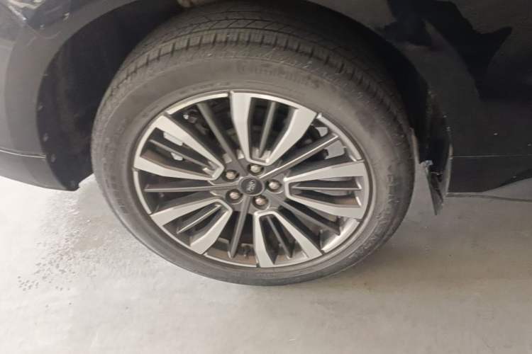 Used Ford Edge 2021 PLUS EcoBoost 245 Two-Wheel-Drive Titanium 7-Seater Right Rear Wheel Hub