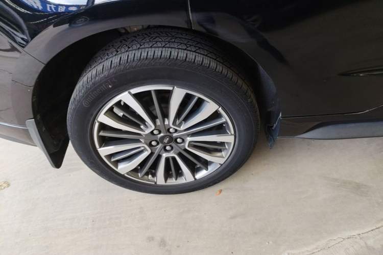 Used Ford Edge 2021 PLUS EcoBoost 245 Two-Wheel-Drive Titanium 7-Seater Right Rear Wheel Hub