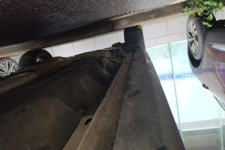 Used Ford Edge 2021 PLUS EcoBoost 245 Four-Wheel Drive Titanium Edition 7-Seater Right Side Sill