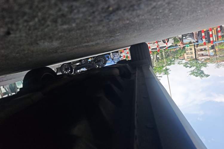 Used Ford Edge 2021 PLUS EcoBoost 245 Two-Wheel-Drive Platinum Edition 5 Seats Right Side Sill