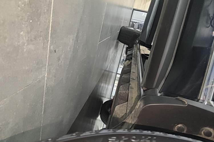 Used Ford Edge 2021 PLUS EcoBoost 245 Two-Wheel-Drive Titanium 7-Seater Right Side Sill