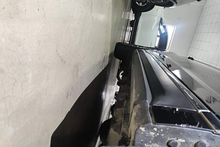 Used Ford Edge 2021 PLUS EcoBoost 245 Two-Wheel-Drive Titanium 7-Seater Right Side Sill