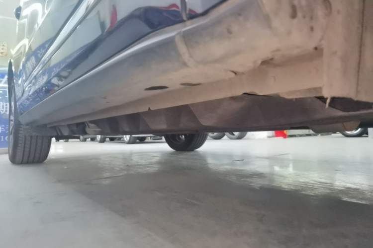 Used Ford Edge 2021 Facelifted PLUS EcoBoost 245 Two-Wheel Drive XLT 7-Seater Right Side Sill