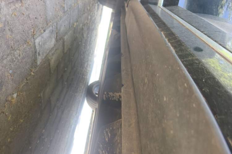 Used Ford Edge 2021 PLUS EcoBoost 245 Two-Wheel-Drive Titanium 7-Seater Right Side Sill