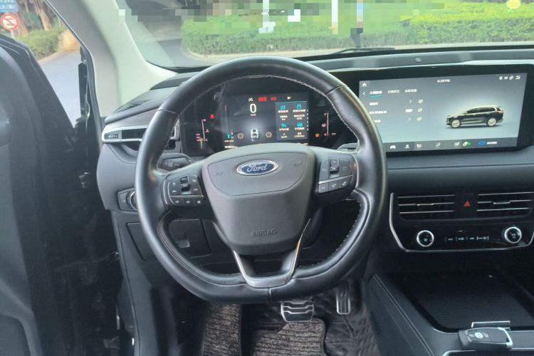 Used Ford Edge 2021 PLUS EcoBoost 245 Two-Wheel-Drive Titanium 7-Seater Steering Wheel