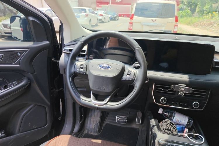 Used Ford Edge 2021 PLUS EcoBoost 245 Two-Wheel-Drive Titanium 7-Seater Steering Wheel