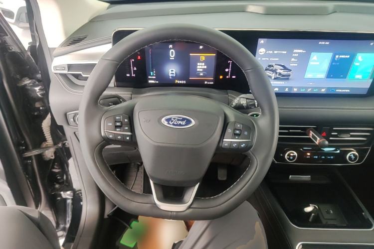 Used Ford Edge 2021 PLUS EcoBoost 245 Two-Wheel-Drive Platinum Edition 5 Seats Steering Wheel