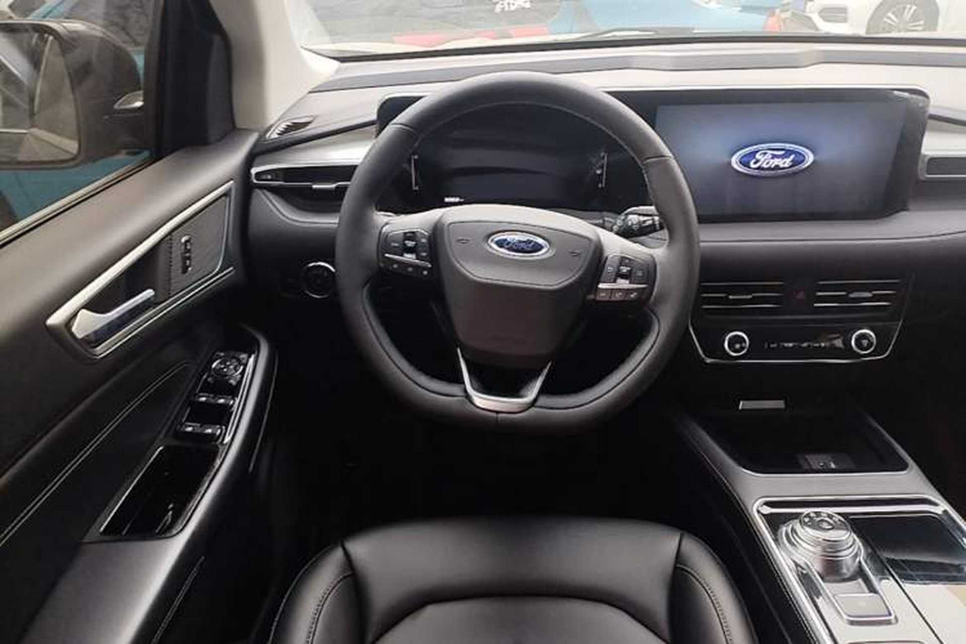 Used Ford Edge 2021 PLUS EcoBoost 245 Two-Wheel-Drive Platinum Edition 5 Seats Steering Wheel