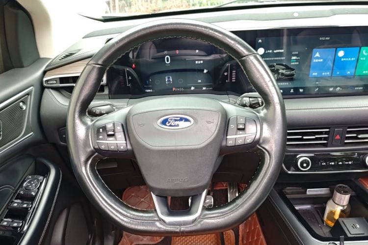 Used Ford Edge 2021 PLUS EcoBoost 245 Two-Wheel-Drive Titanium 7-Seater Steering Wheel