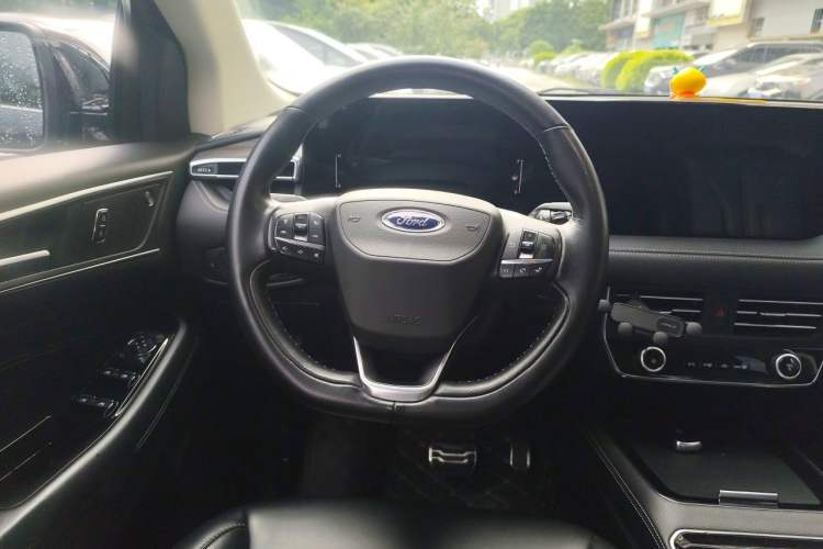 Used Ford Edge 2021 PLUS EcoBoost 245 Two-Wheel-Drive Titanium 7-Seater Steering Wheel