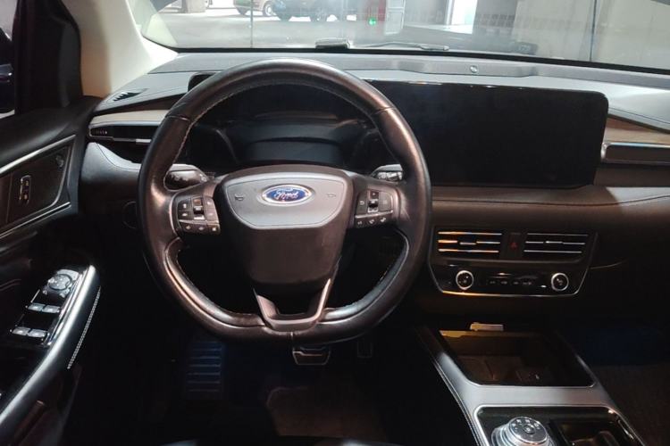 Used Ford Edge 2021 PLUS EcoBoost 245 Two-Wheel-Drive Titanium 7-Seater Steering Wheel