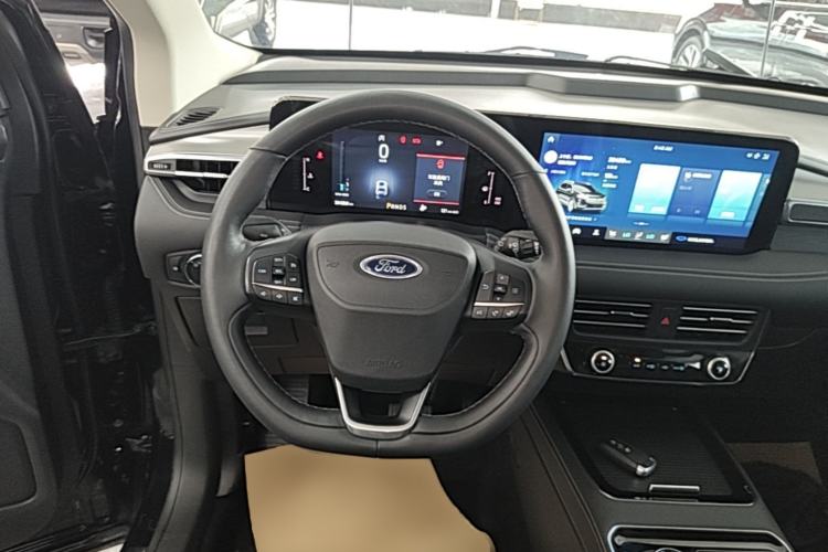 Used Ford Edge 2021 PLUS EcoBoost 245 Two-Wheel-Drive Platinum Edition 5 Seats Steering Wheel